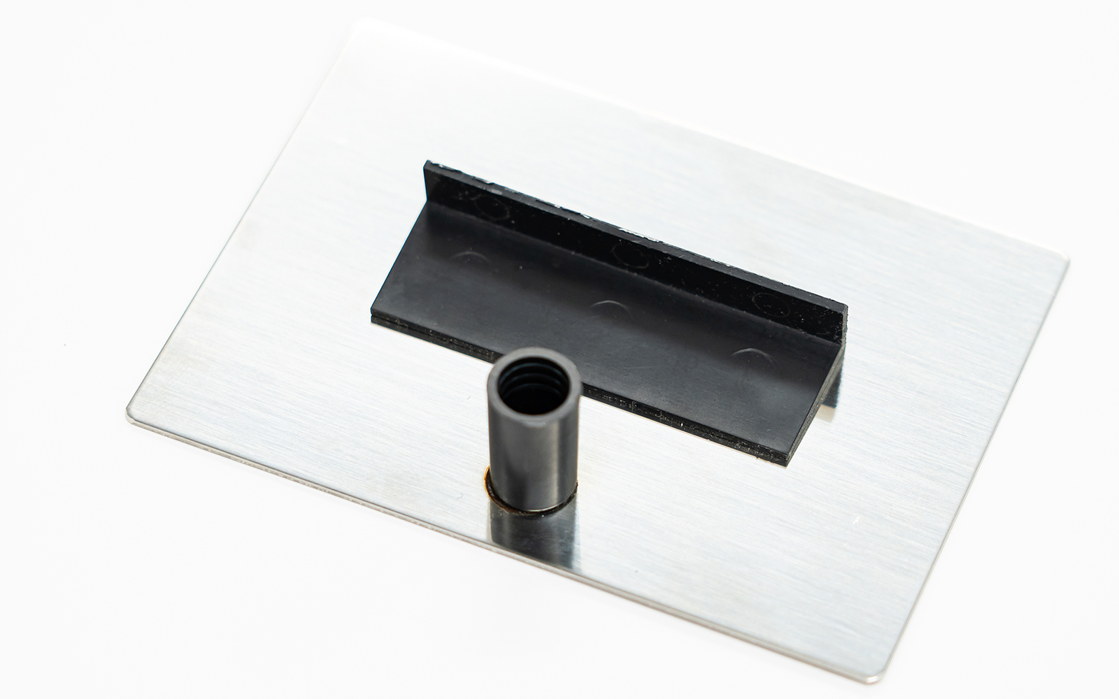 「金属＋プラスチック」と接着剤