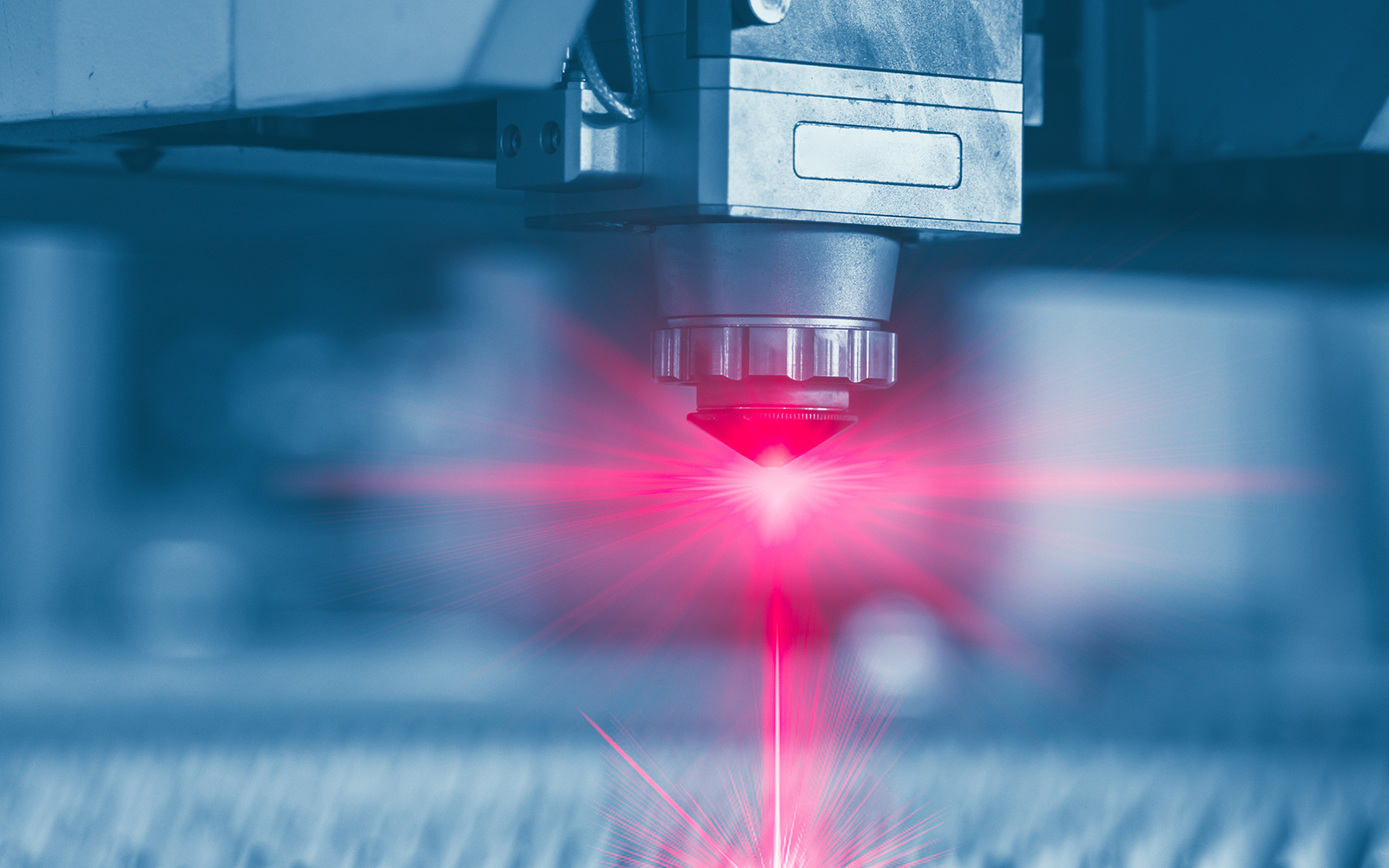 「金属＋プラスチック」と接着剤